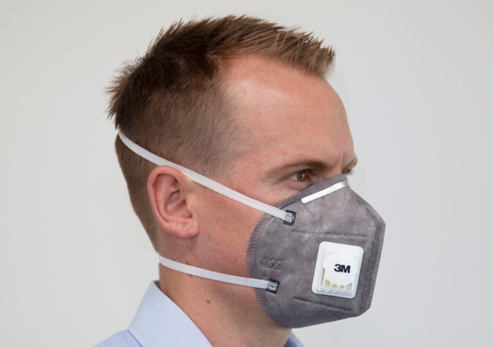 3M™ Flat Fold Particulate Respirator 9542V, P2, Valved, with Nuisance Level* Organic Vapour Relief, 20/Box_2